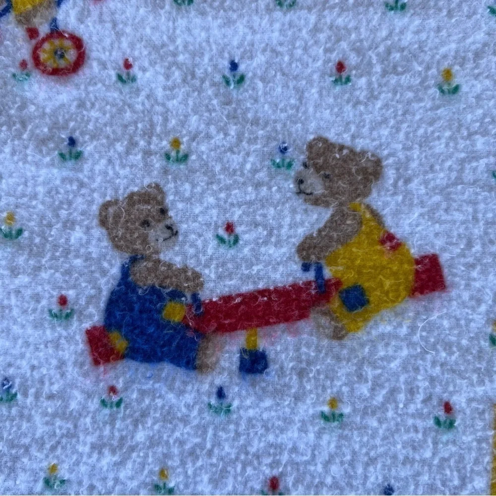 VTG Dundee 80s Teddy Bear Playground Flannel Receiving Blanket Design Accents